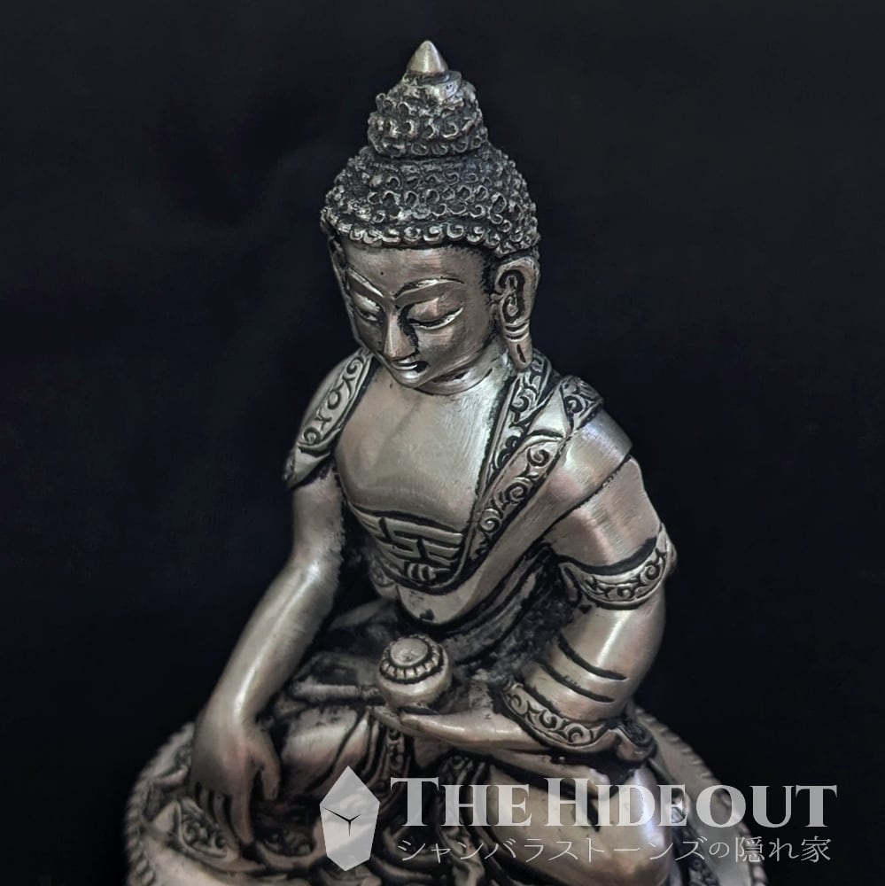 仏師彫刻純銀製仏像001 純銀製釈迦牟尼像 静寂の釈迦如来~流麗なる愛で遍く平和を~