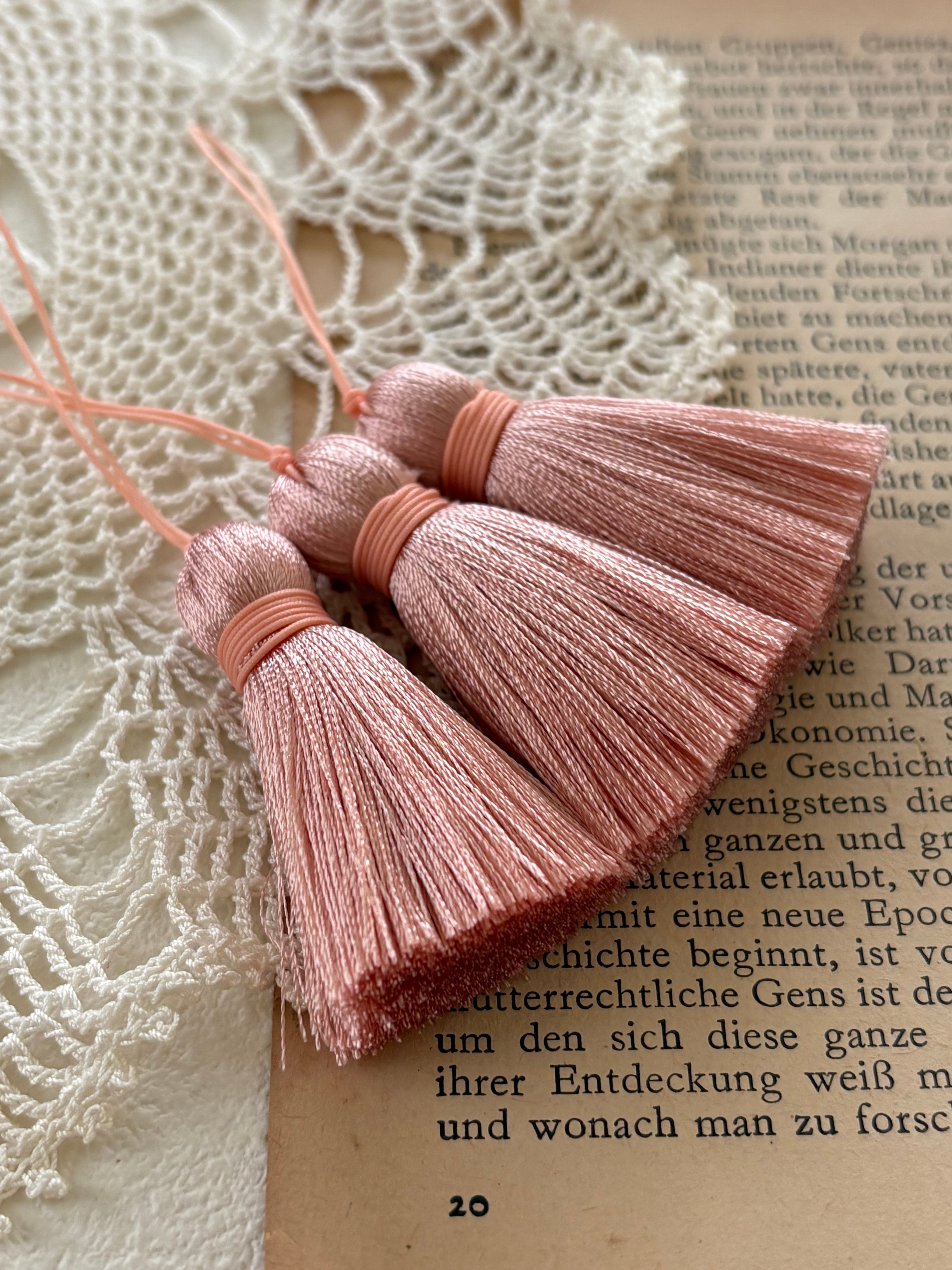 輸入デザインタッセル シンプルタッセル 45mm ピンク カルトナージュ アクセサリーパーツ チャーム デコレーション材