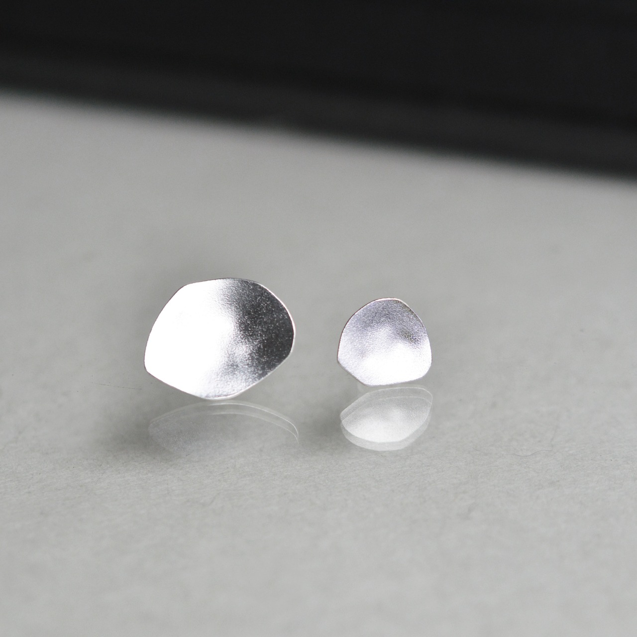 hatsuyuki　（純銀/K18）　Pierced　earring　（M）