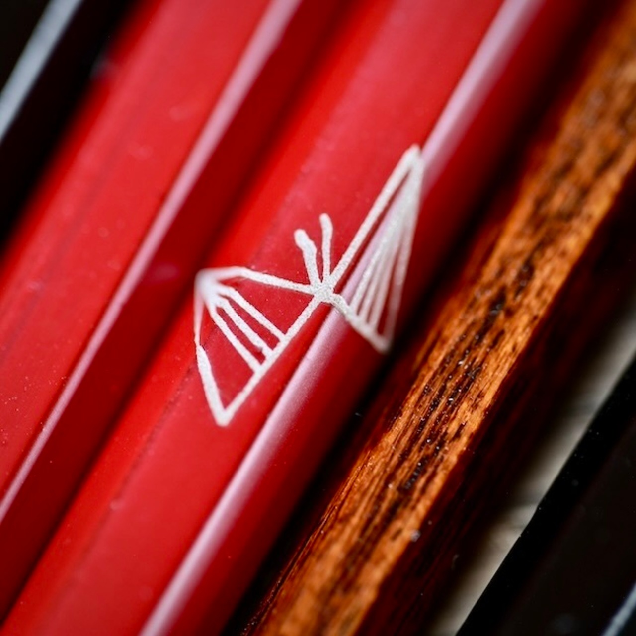 山岸紗綾　さやこ　蝶々のおはし　拭き漆　Saya Yamagishi – Butterfly Chopsticks　-fukiurushi