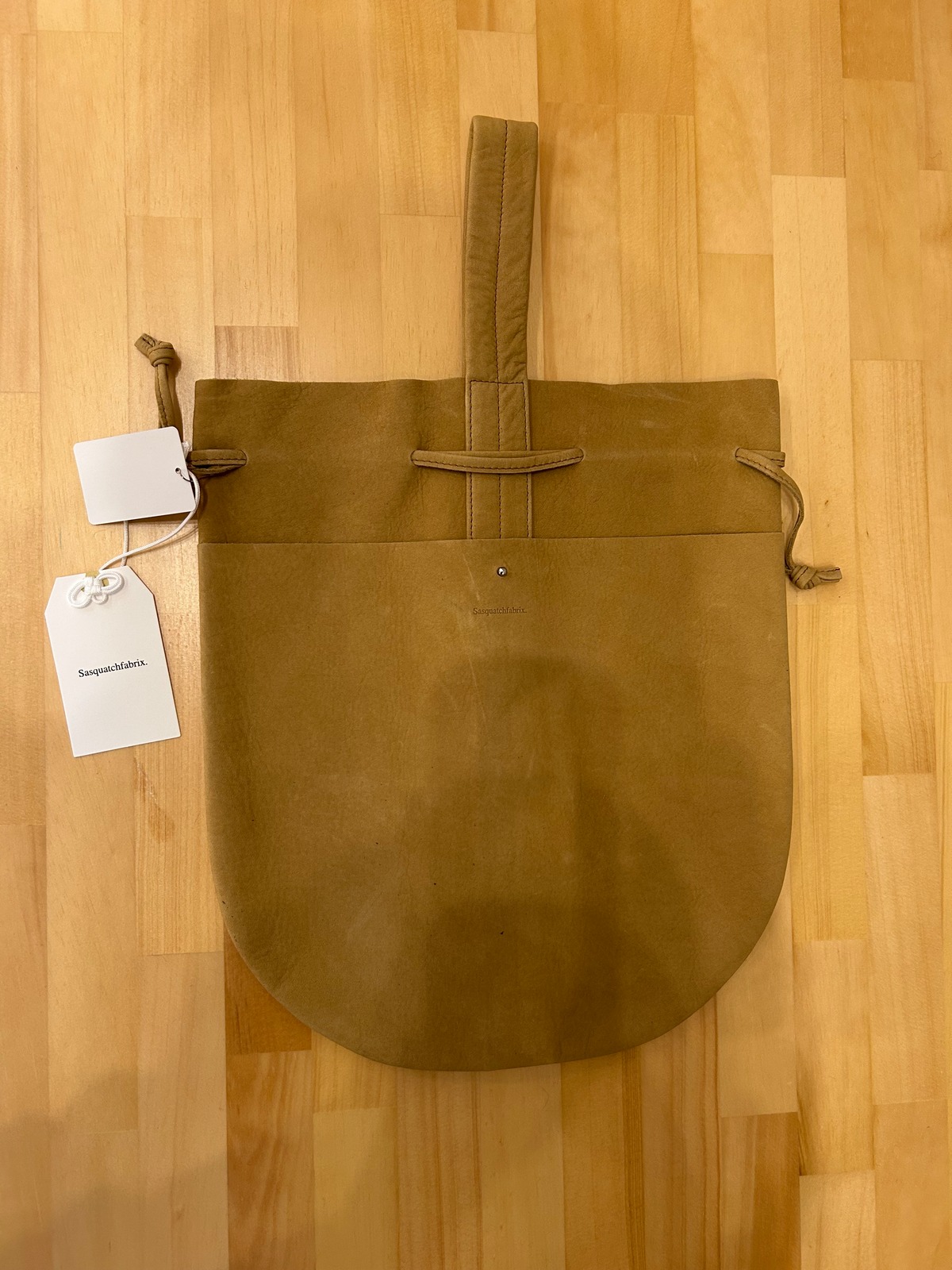Sasquatchfabrix.】LEATHER HELMET BAG NATURAL | delhezi
