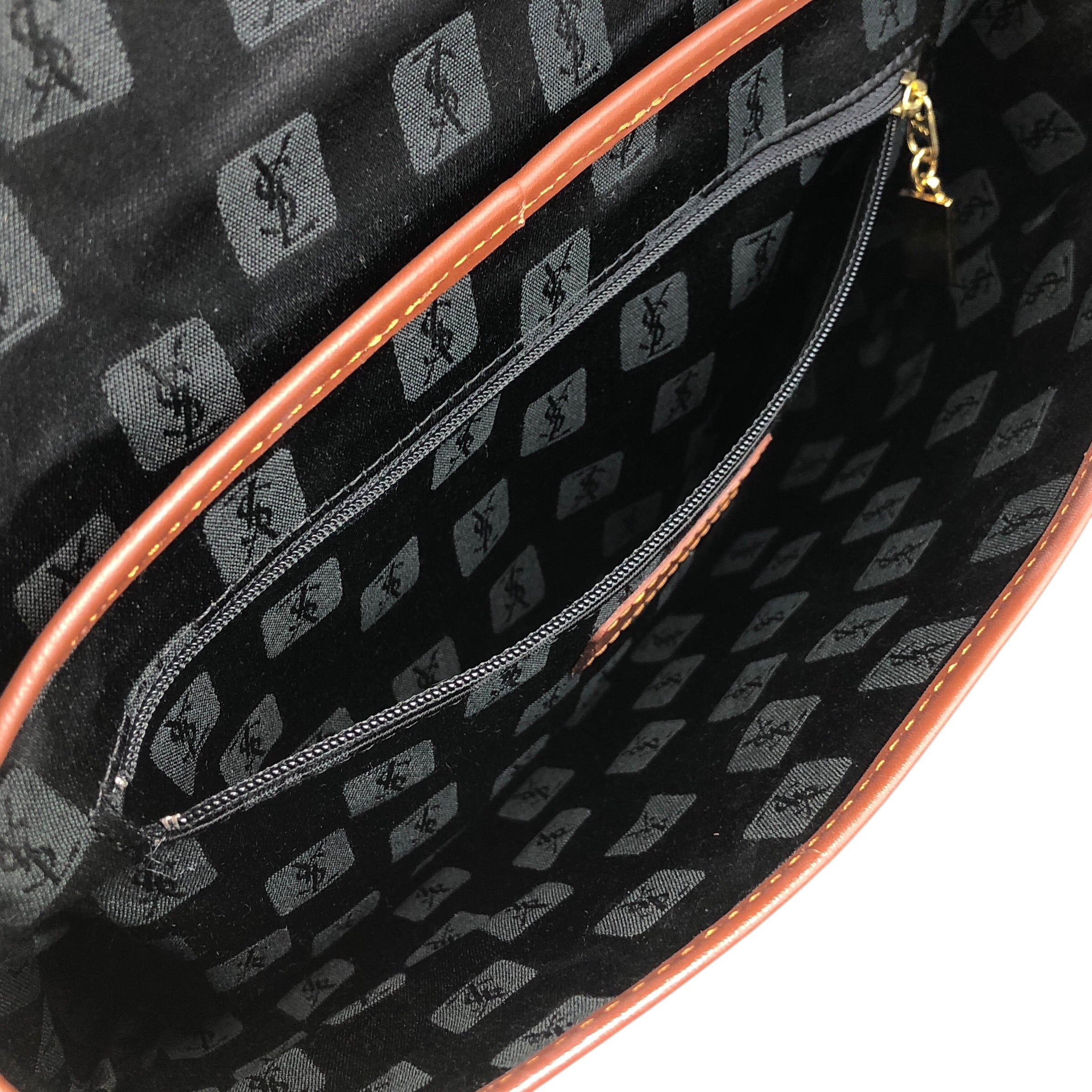 Yves Saint Laurent イヴ・サンローラン ショルダーバッグ