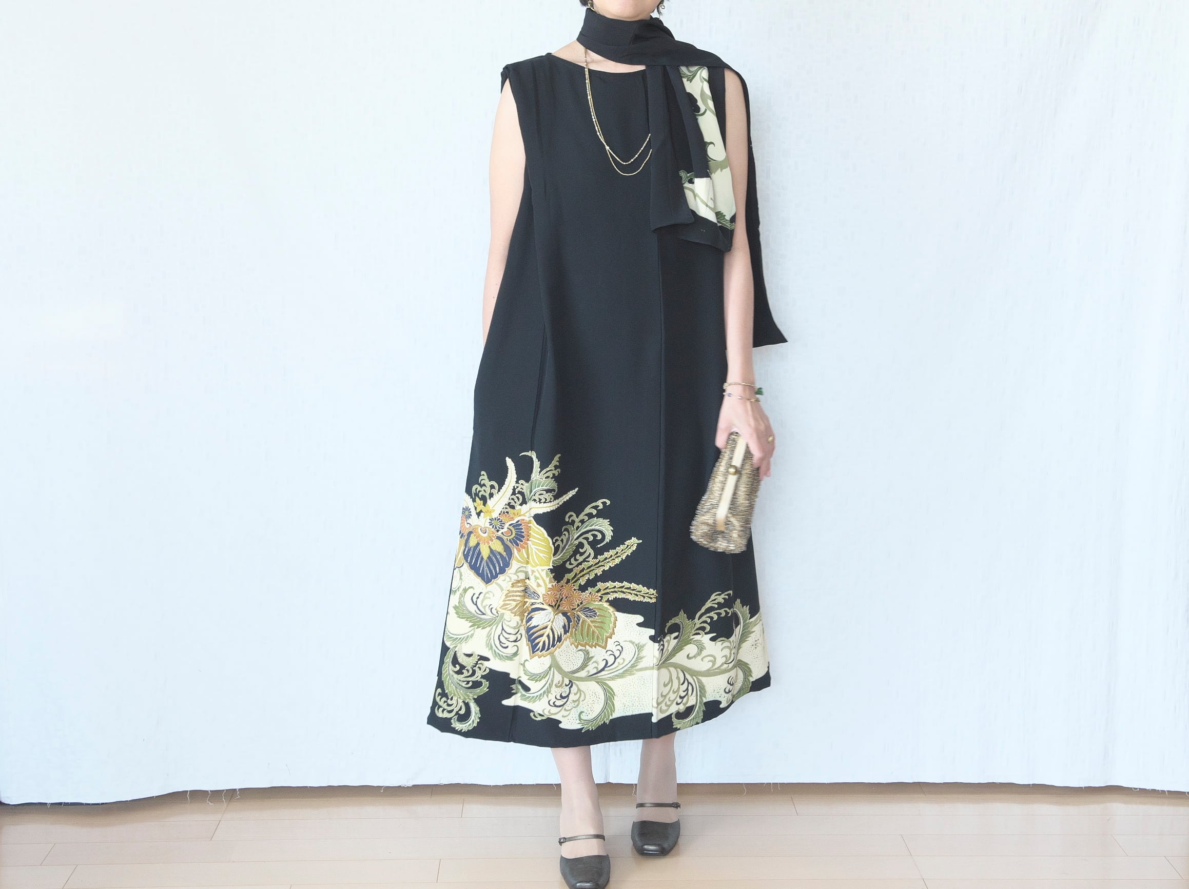 0879 ショルダータックワンピース(ショール付き)