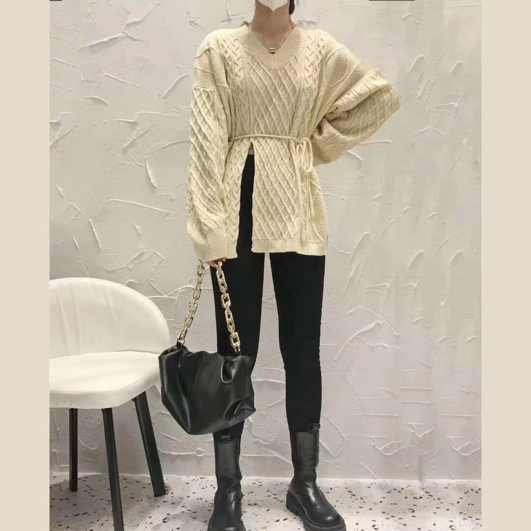 スリット入り　ケーブル編みニットプルオーバー　AJ2205-D02