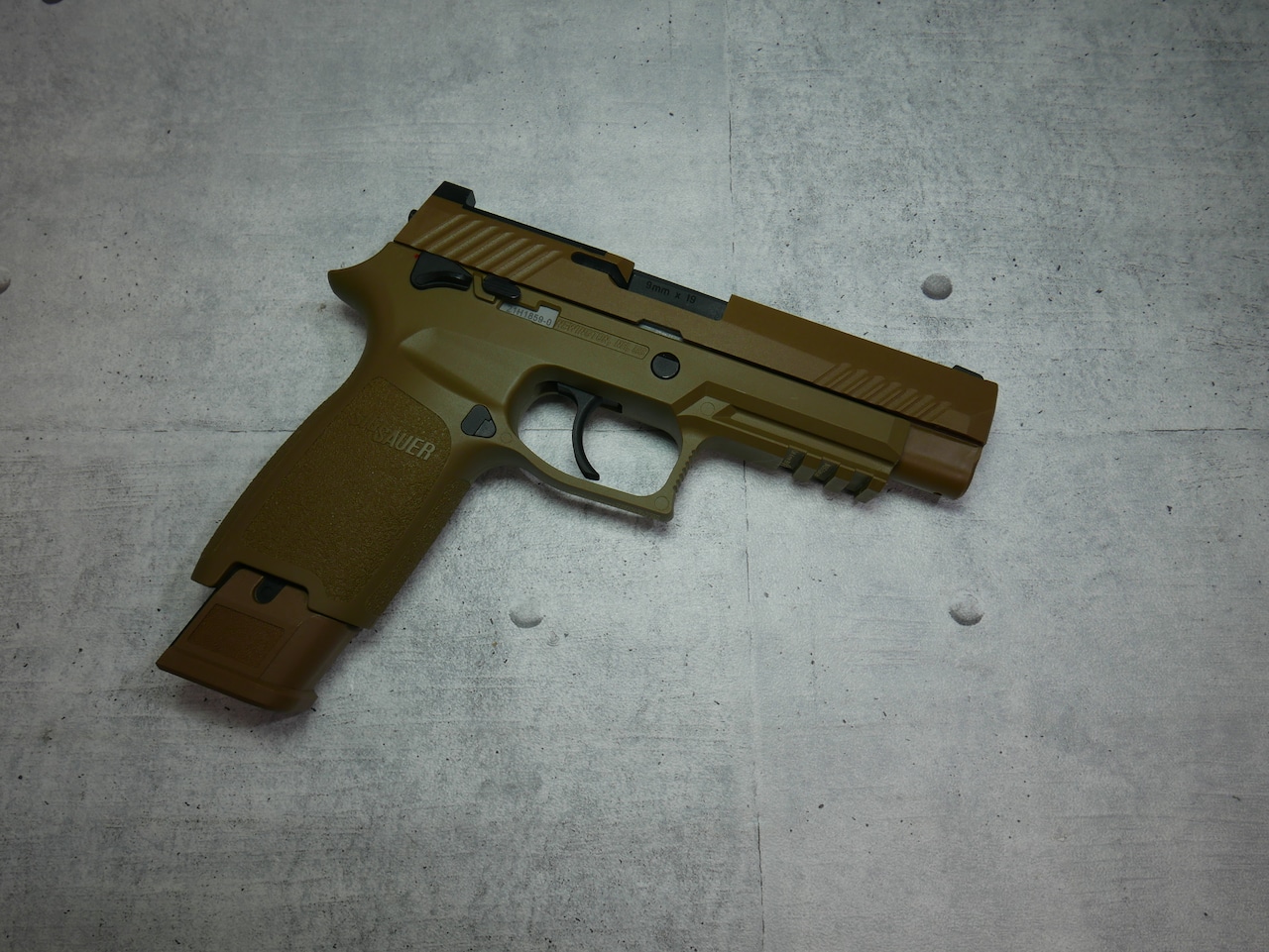 【レストア】SIG PROFORCE M17 TAN CO2 調整済 B