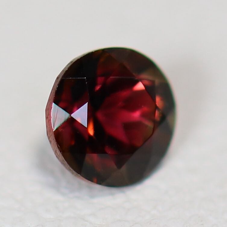 モザンビーク産 ブルートルマリン ルース 0.68ct オーバル-