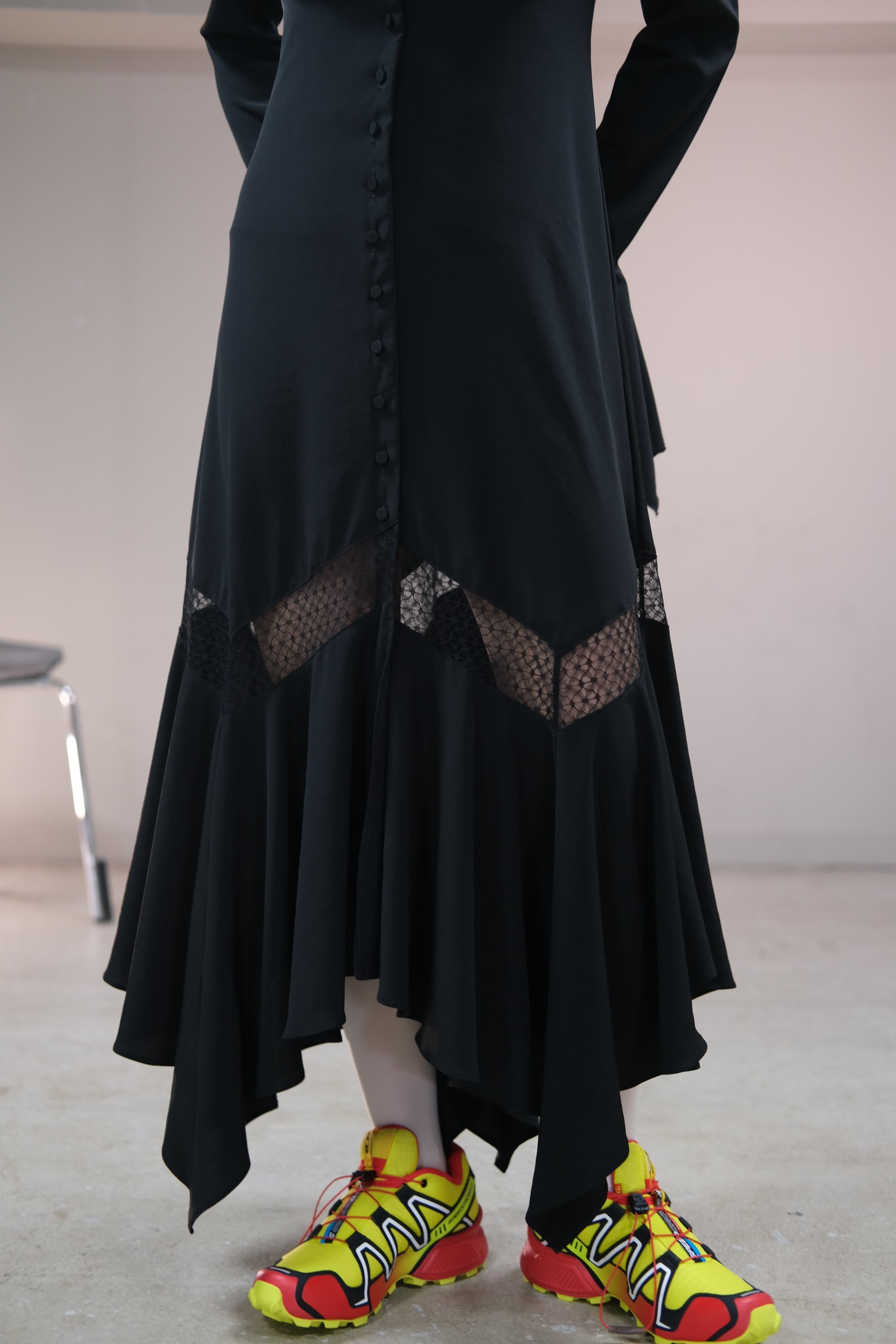 【FETICO】24SS RUFFLED-HEM CREPE DRESS FETICO】RUFFLED-HEM CREPE DRESS | loop