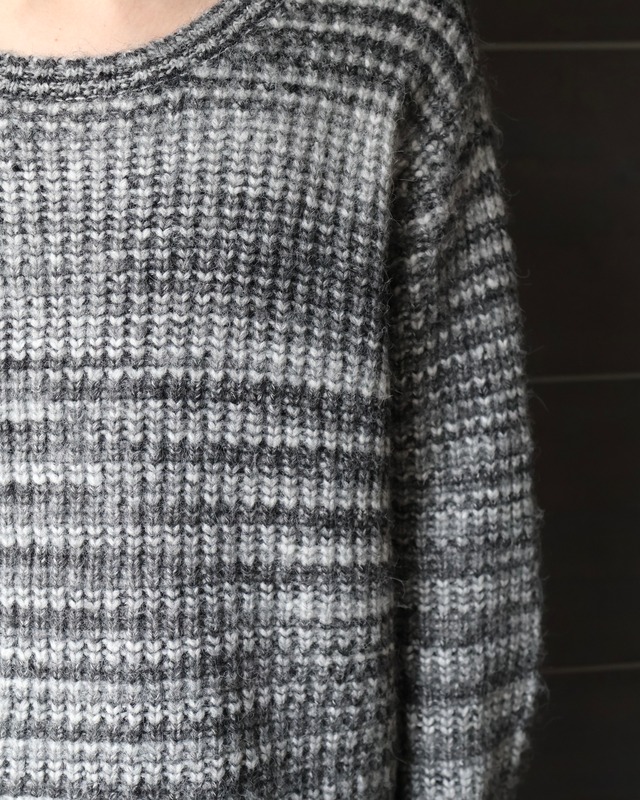 short length stripe knit