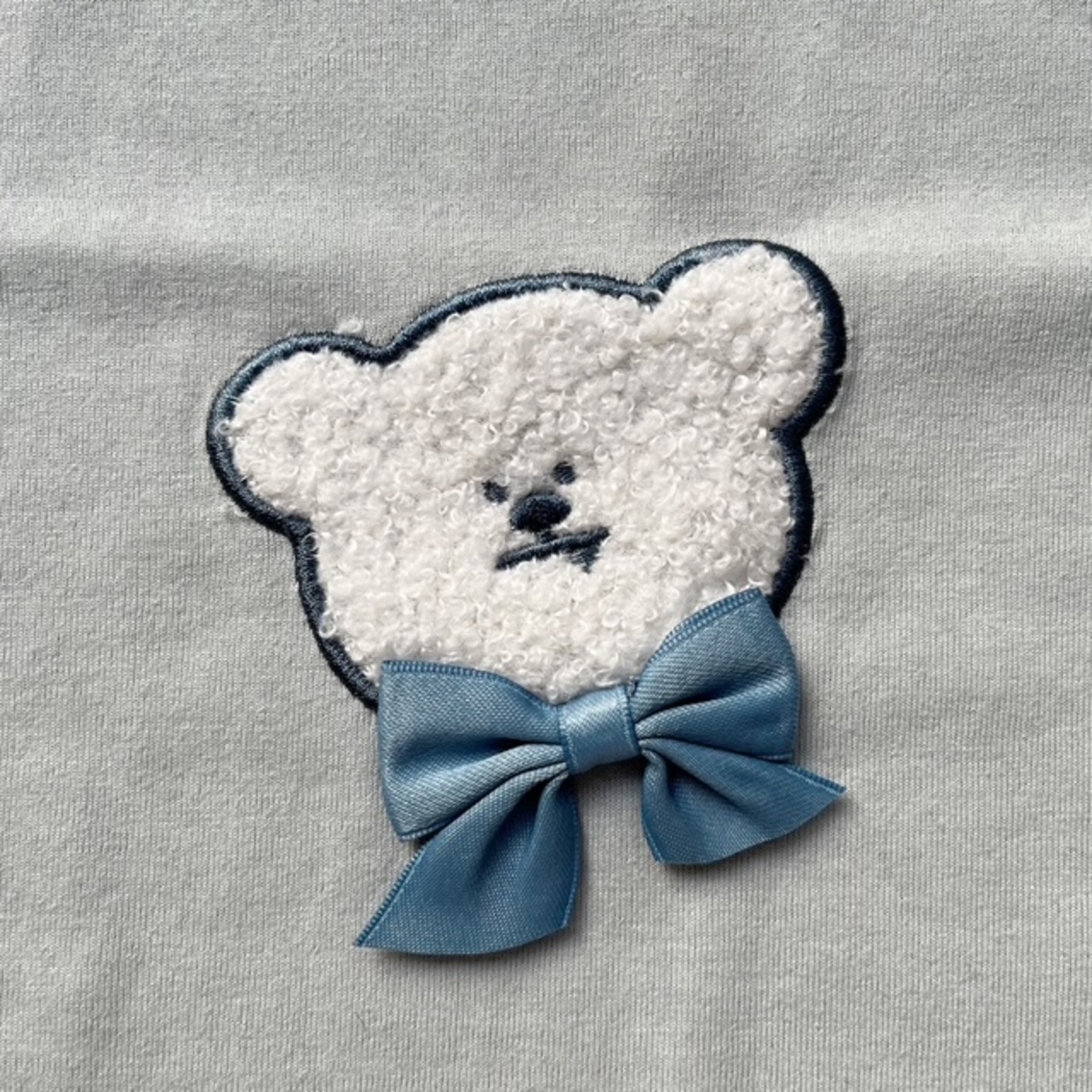 Nanukいっぱい蝶ネクタイリボンTシャツ – 愛らしさもボリュームもMAX！ - 4