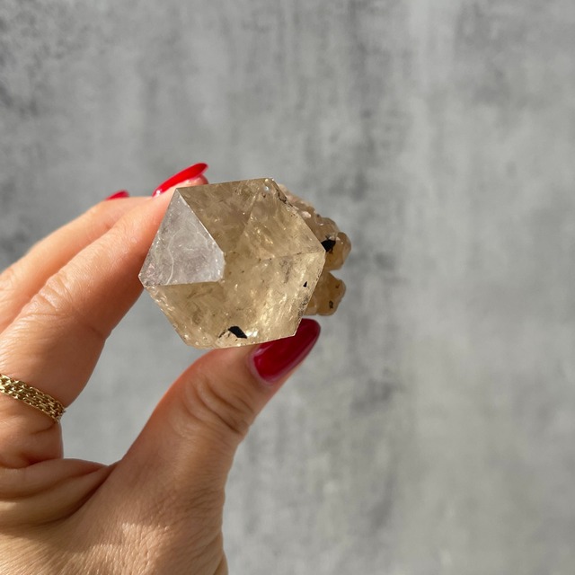 《虹あり》【コンゴ産 クンダリーニシトリン（非加熱 Citrine）】ゲーサイト｜鉱物 天然石 パワーストーン