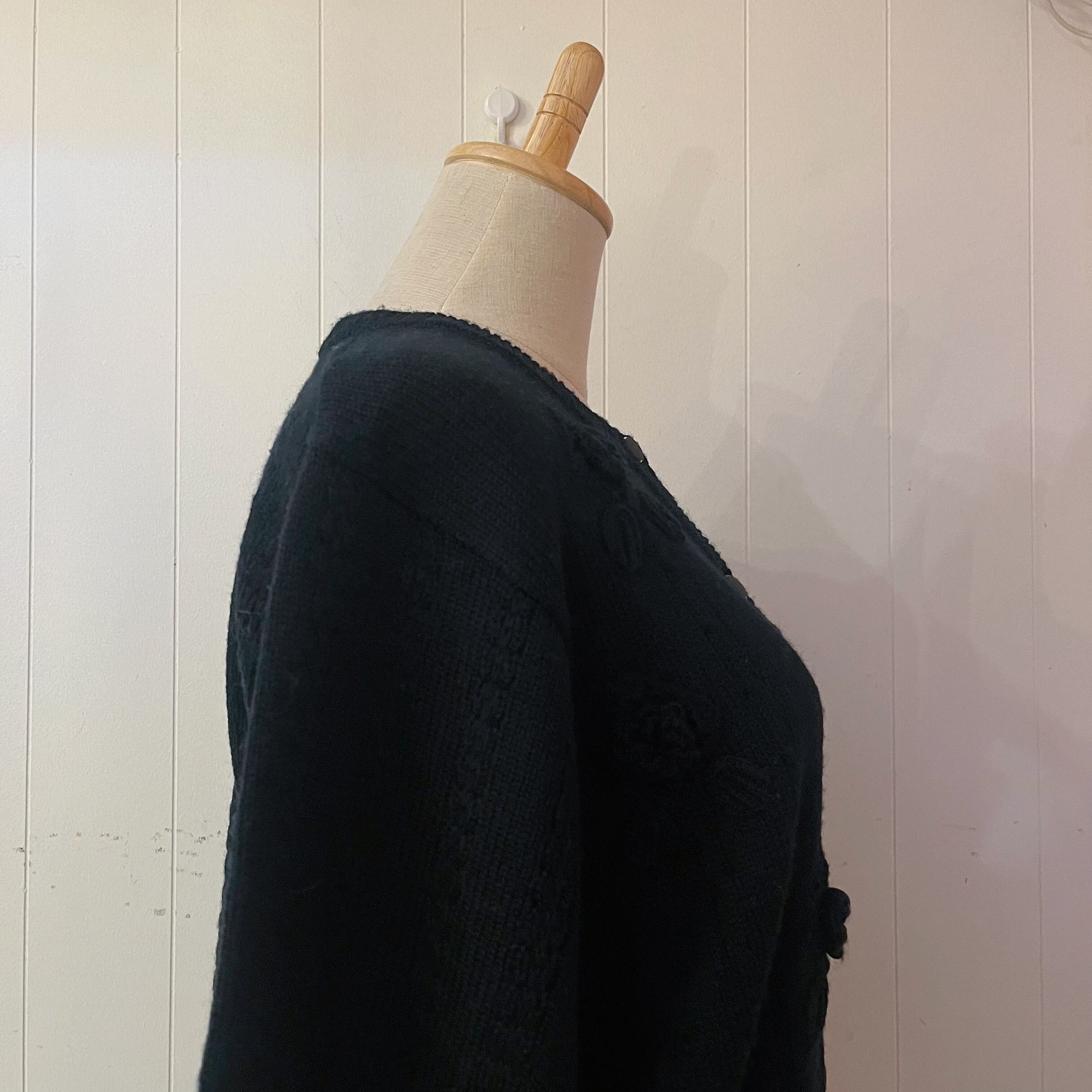 black flower motif knit cardigan
