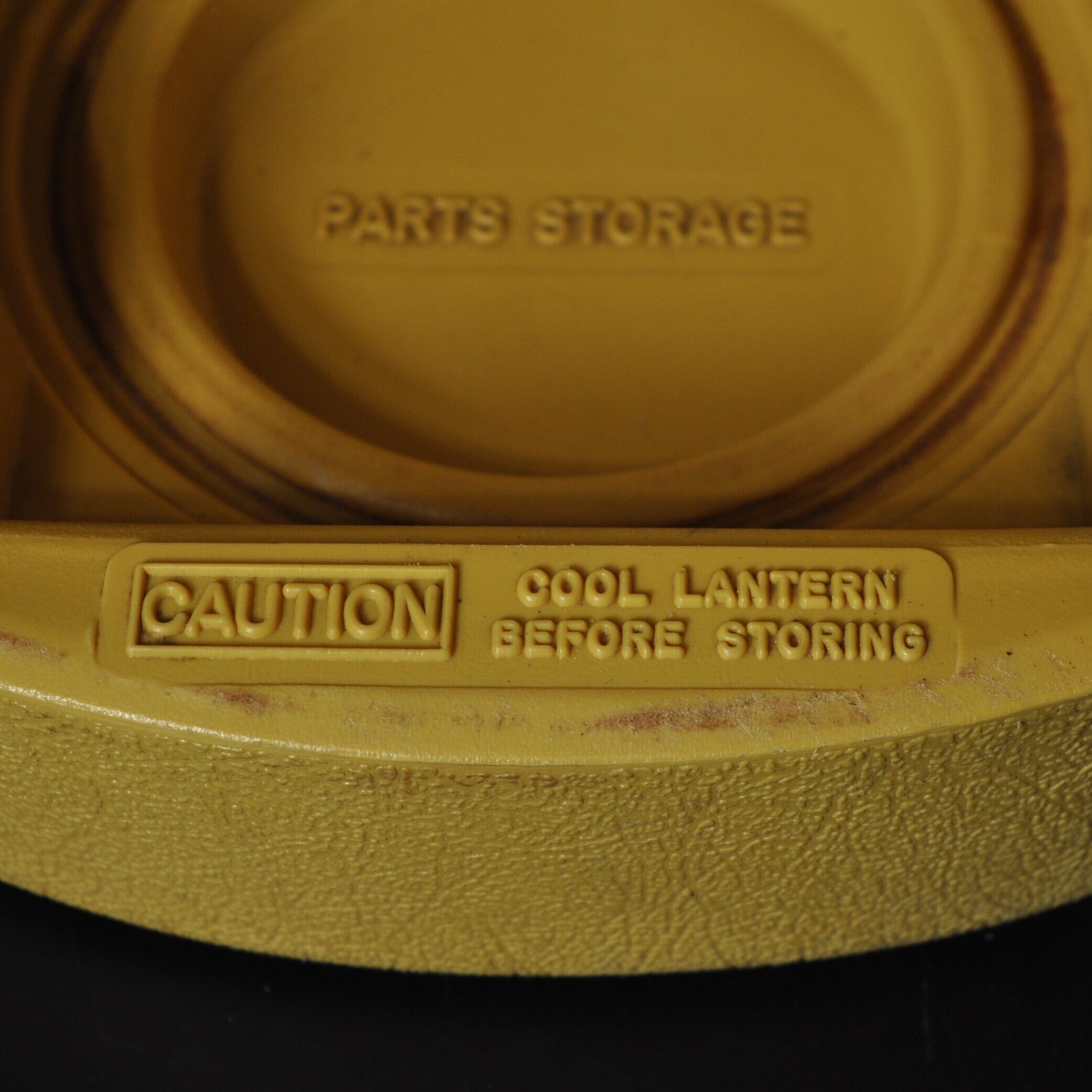 コールマン クラムシェルケース 1977年1月製造 前期型 丸ハンドル