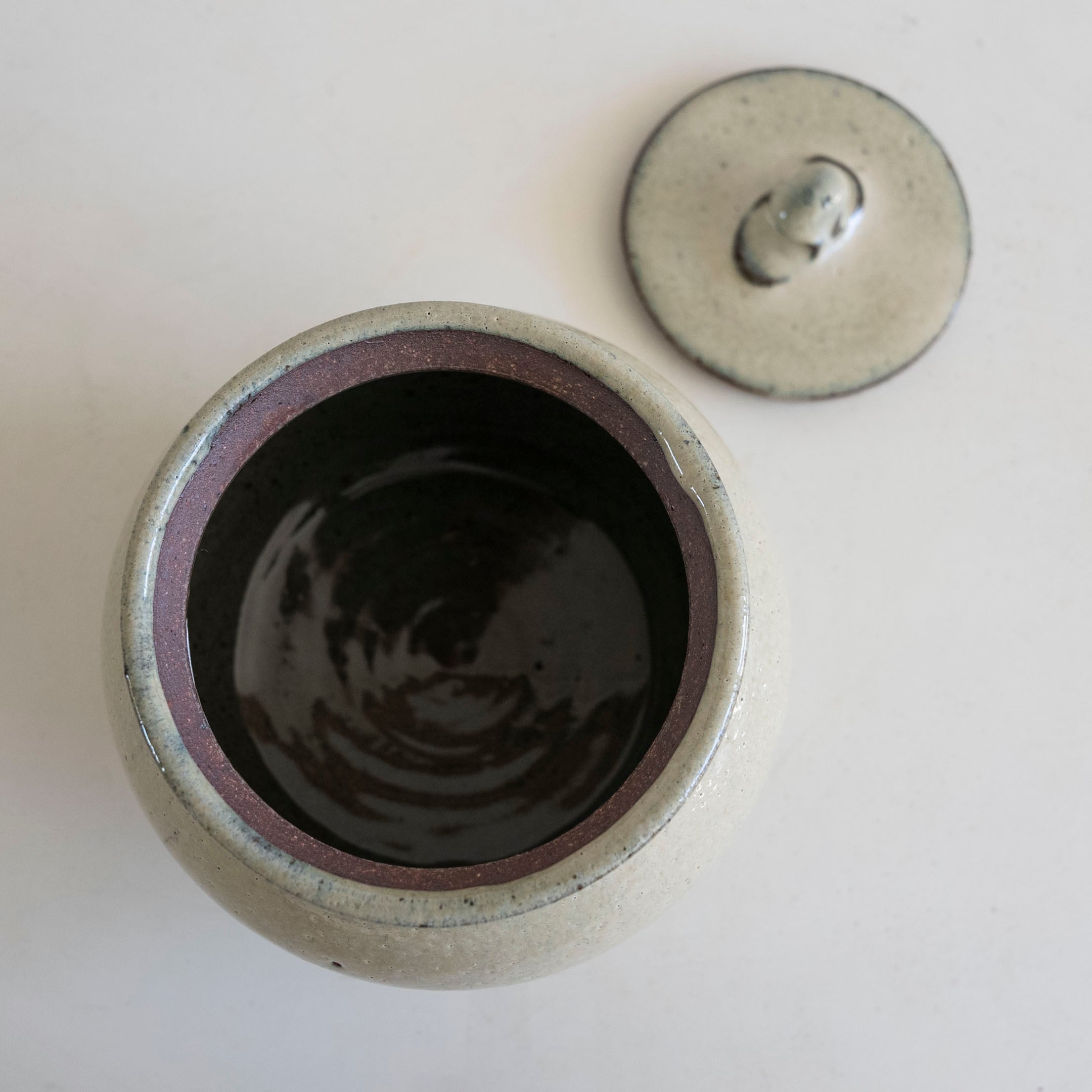 味噌壺（藁白釉） | 樂久登窯