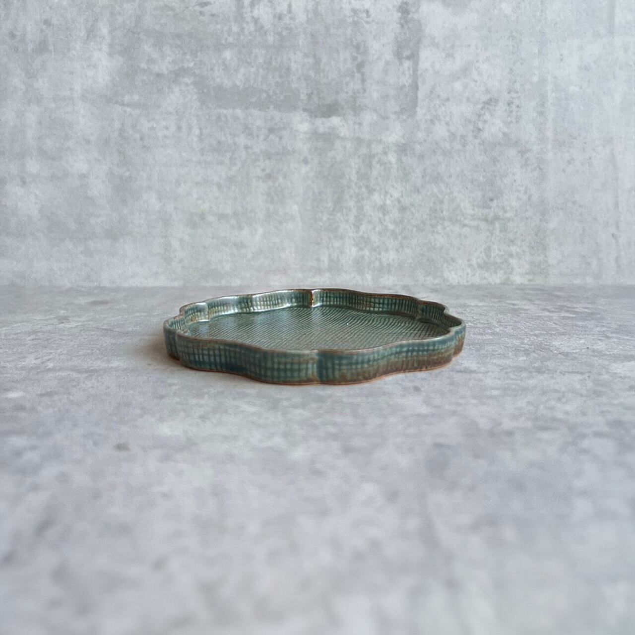 粉彩花文皿 A2307 輪花皿3寸（緑） | KANESAN1893