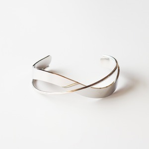 ウェーブダブルクロスラインステンレスバングルSV
