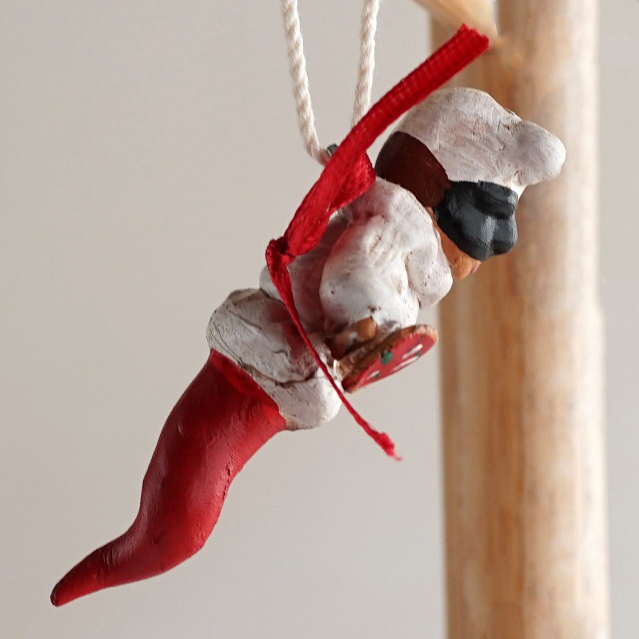 ナポリの幸運のお守り！ピザを持つプルチコルノ | ルカニア