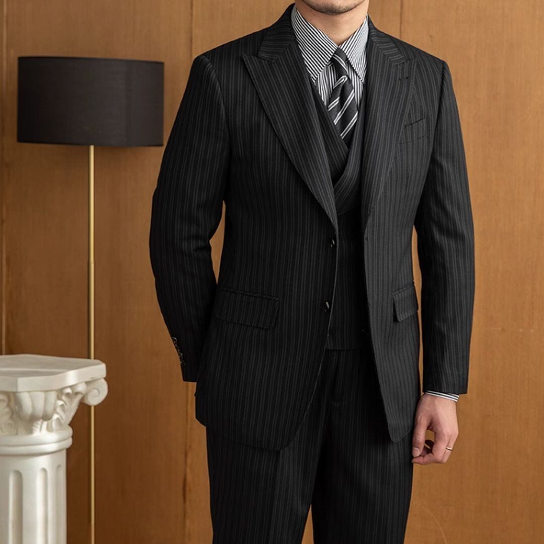 イタリア風ストライプスリーピーススーツ SU0146 | R-Base
