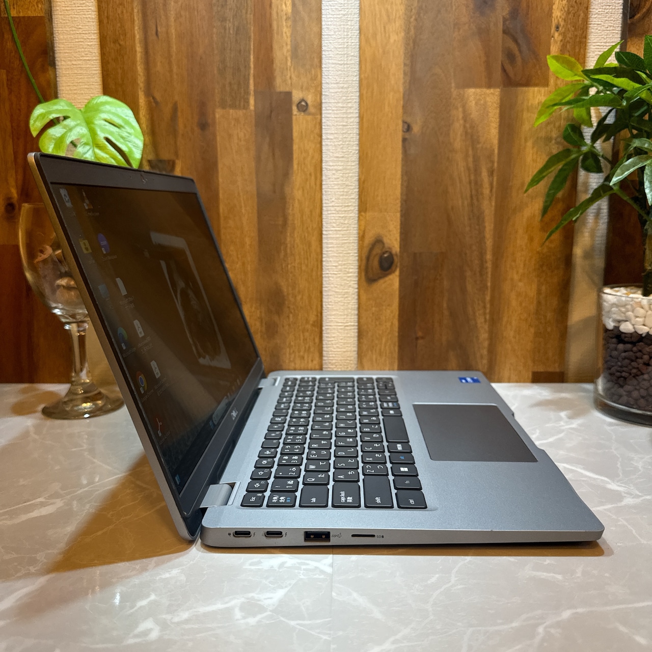 【美品 2022年式】DELL Latitude 5330 / 第12世代 Core i5-1235U / メモリ8GB / SSD256GB / 13.3インチ FHD