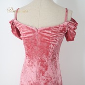 フラダンス 衣装 ワンピース ドレス ピンク系 u'ino! ハワイ製 ベロア ラメ キャミソールドレス 華やか 鮮やか かわいい おしゃれ 上品 高級感 ハワイアン アロハ フラ ダンス レッスン 練習 光沢 滑らか カジュアル 女性用 ステージ衣装 フェミニン