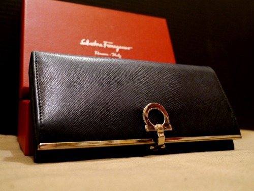 レアモデル◆SalvatoreFerragamo サルヴァトーレフェラガモ ガンチーニ 男女可 レザー 長財布◆ アイコンでもあるガンチーニの希少モデル♪
