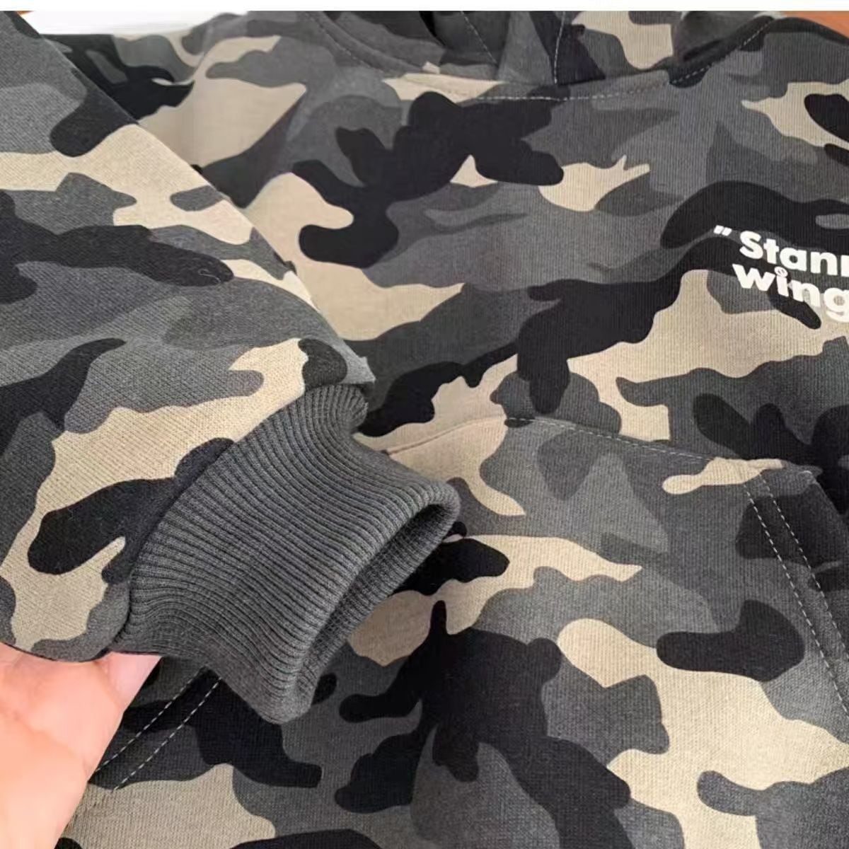 カモフラージュ裏起毛パーカー