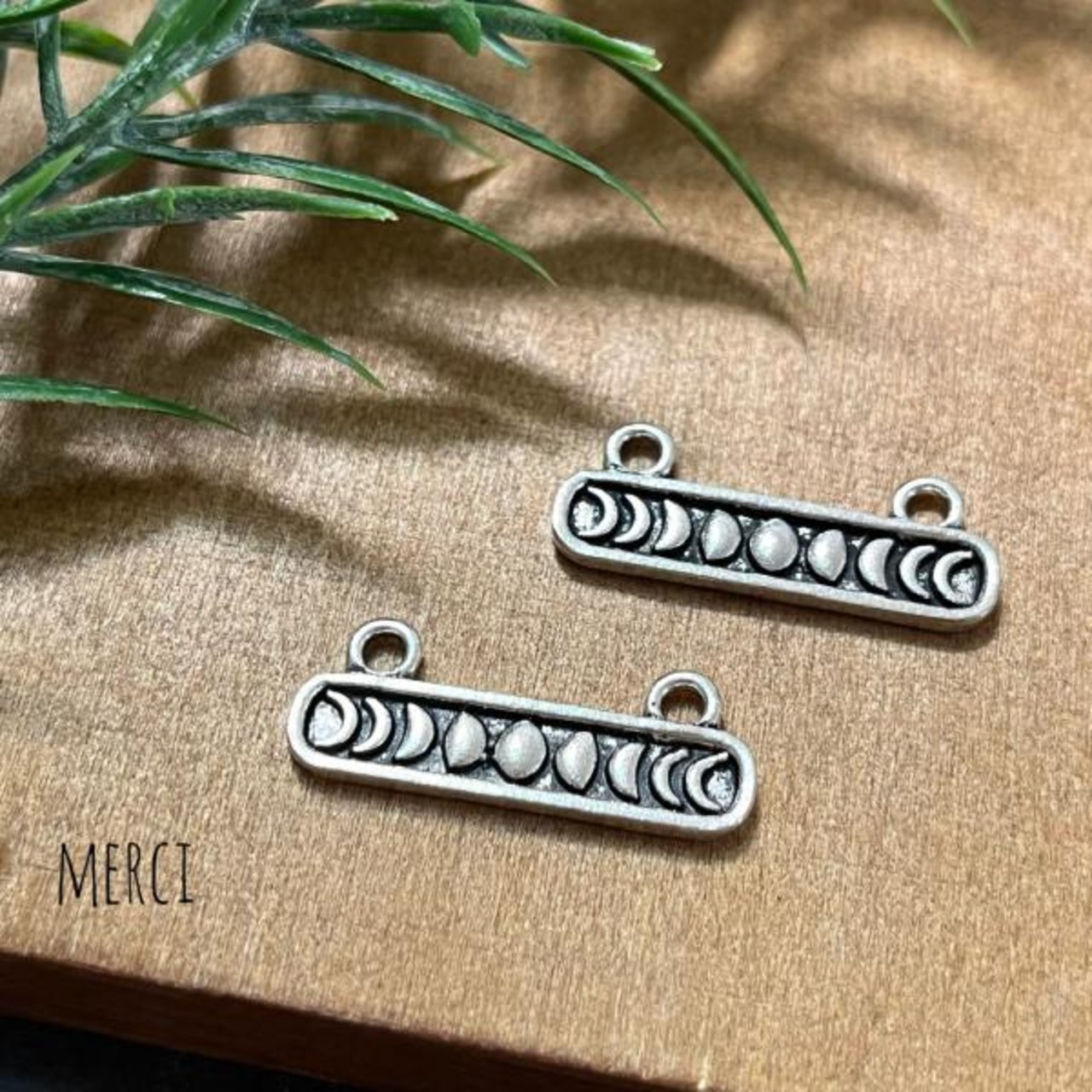 月の満ち欠けプレートムーンネックレスパーツ/月/チャーム