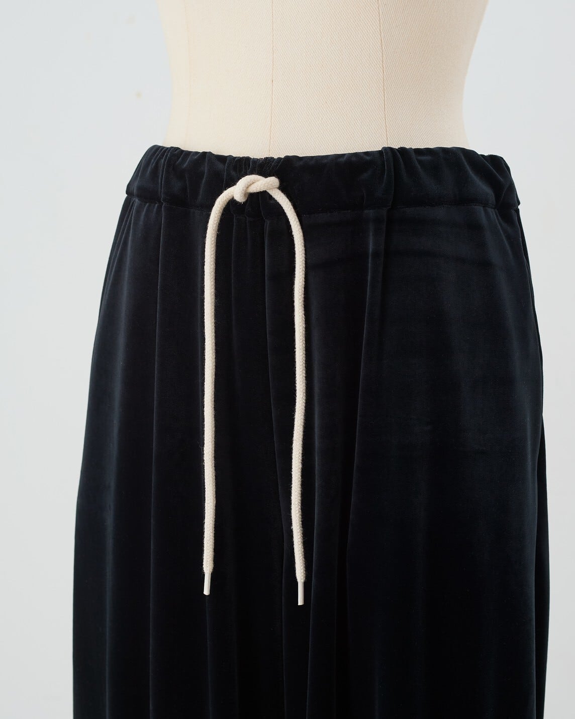 完売品　cygne ベロアパンツ　ブラック　フリーサイズ ベロアパンツ Silvie ブラック | Cygne