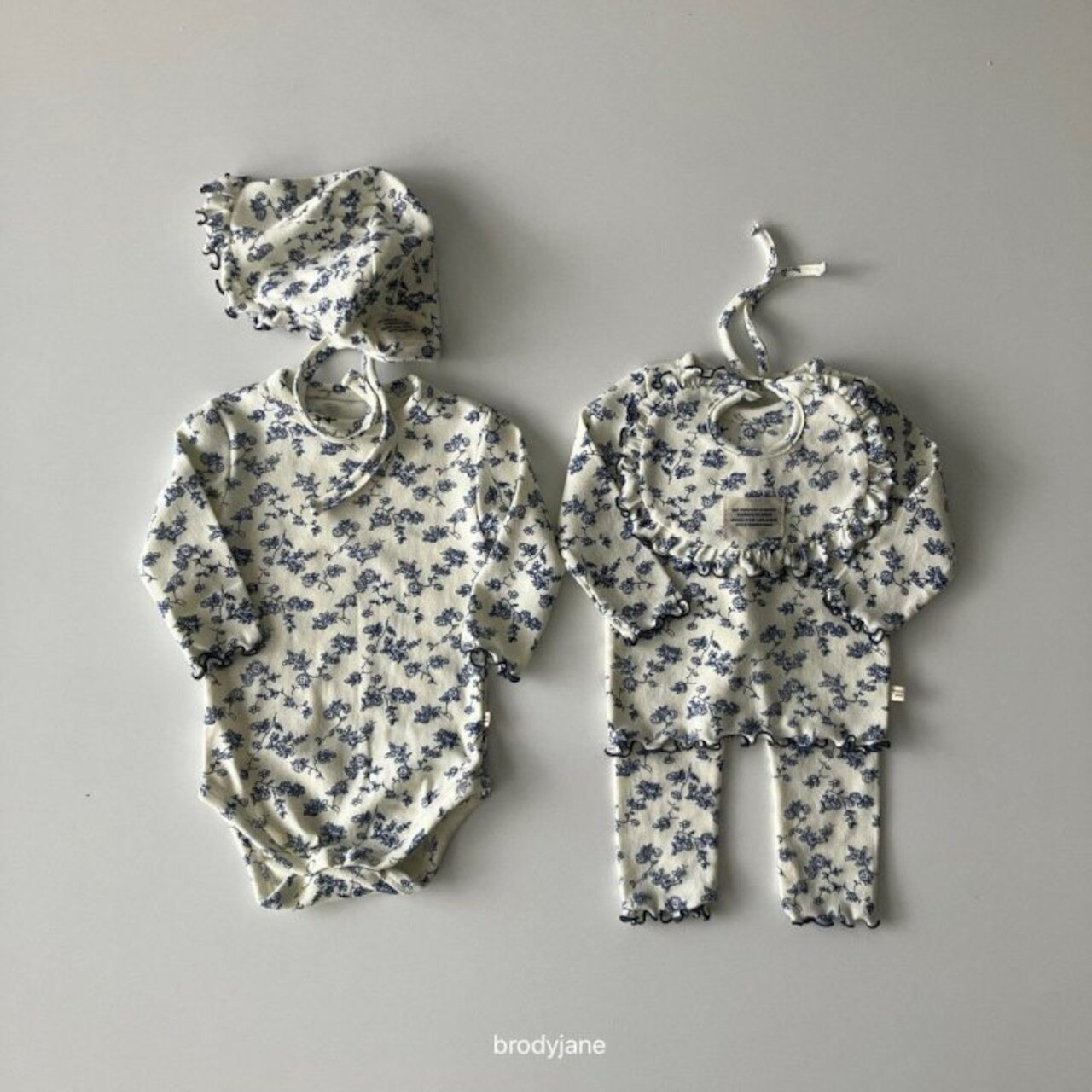 韓国子供服 / 26Autumn / 〖取寄〗Brodyjane / フラワーセットアップ / ベビー服 / 赤ちゃん服 / 上下セットアップ *S/M*