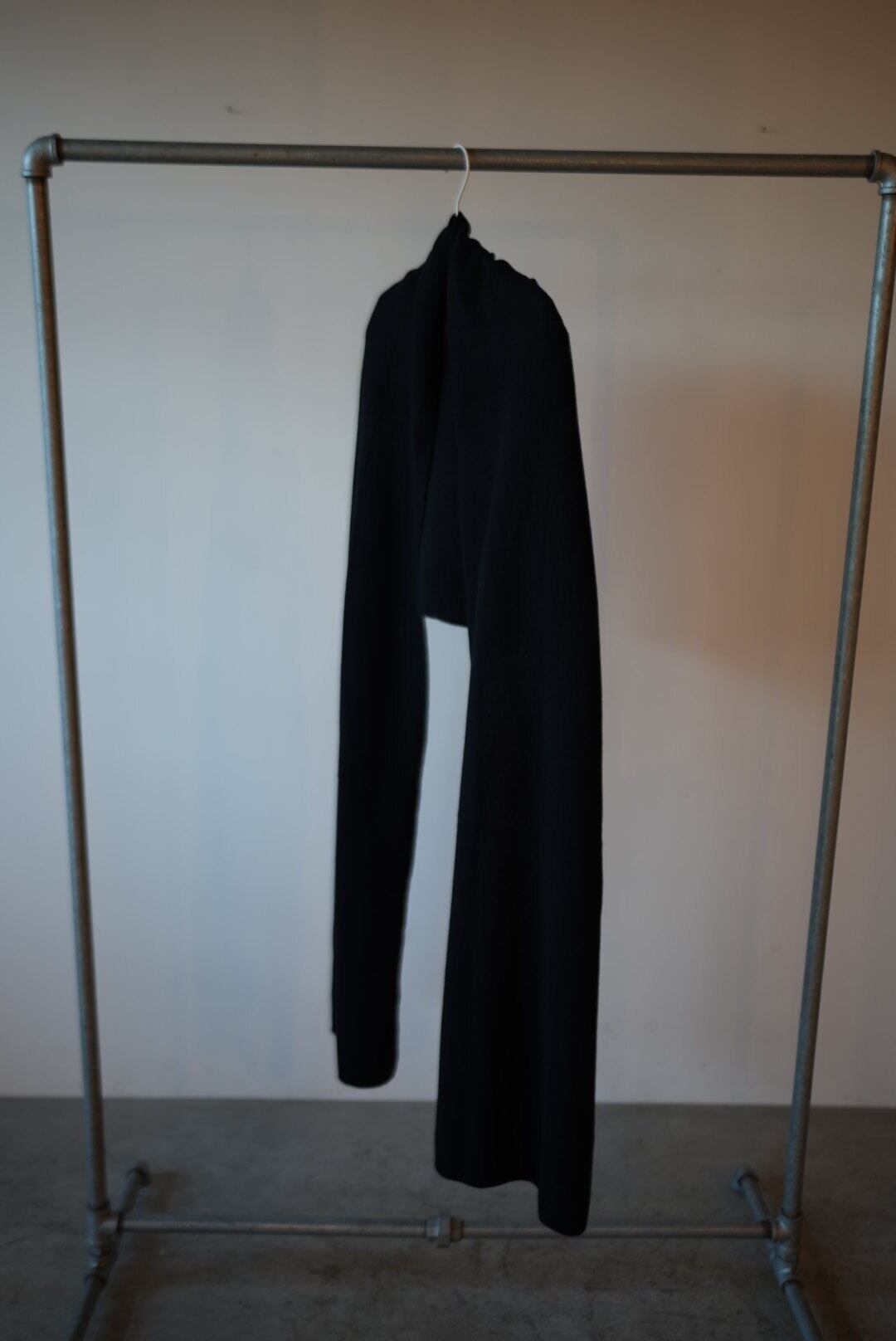 MOON TREE PLANET - Mantle black | MOON TREE PLANET 