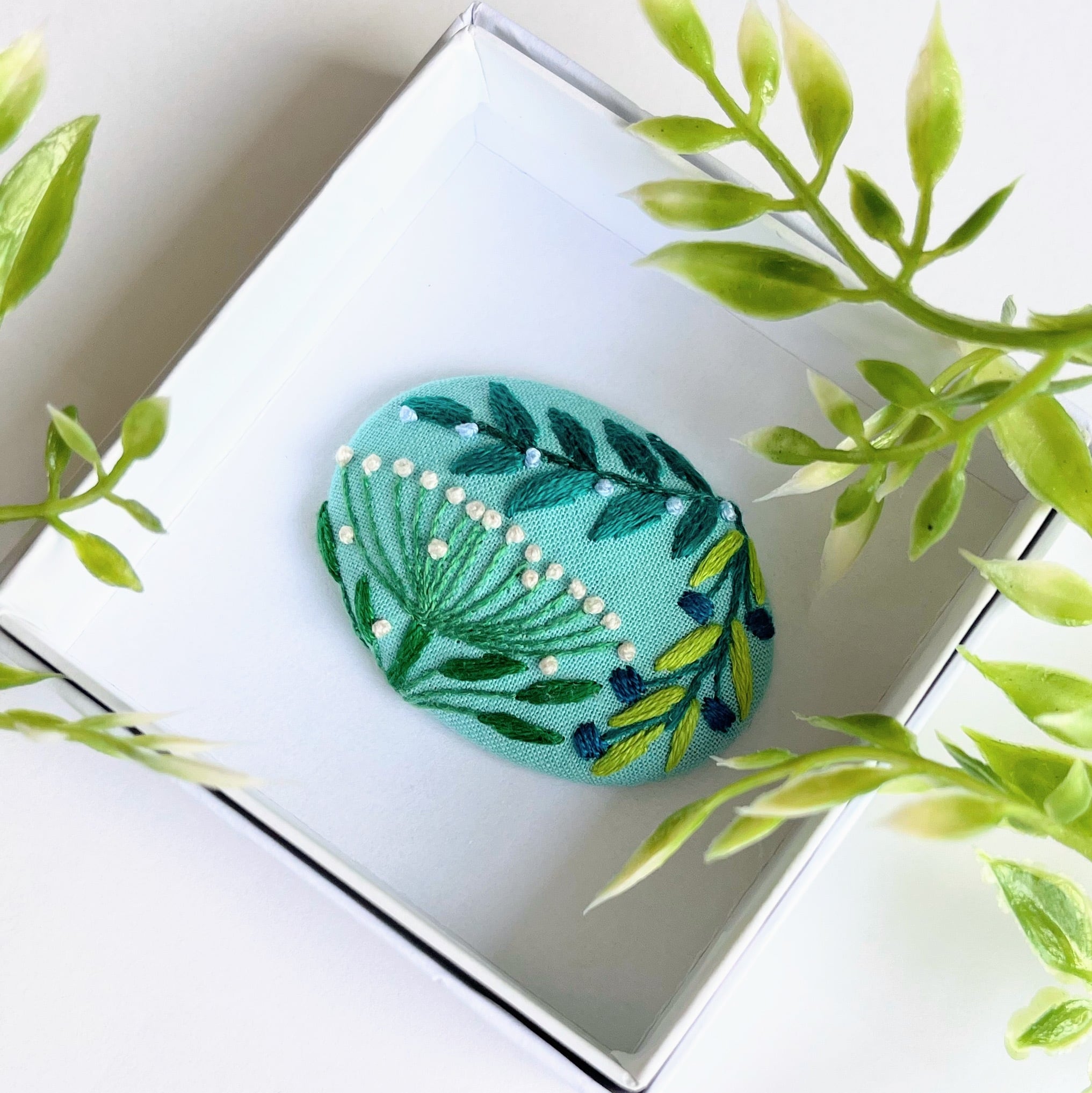 草花の刺繍ブローチ【botanical】#271 | j.couture