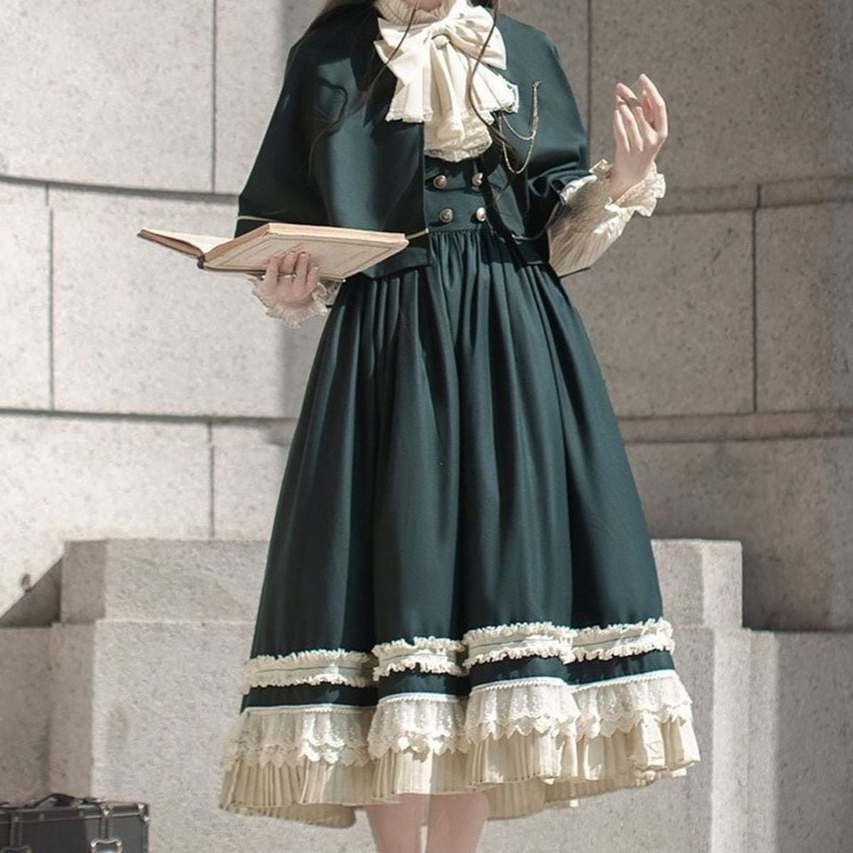 魔法学園エレガントケープ付きセットアップ：ブラウス+スカート