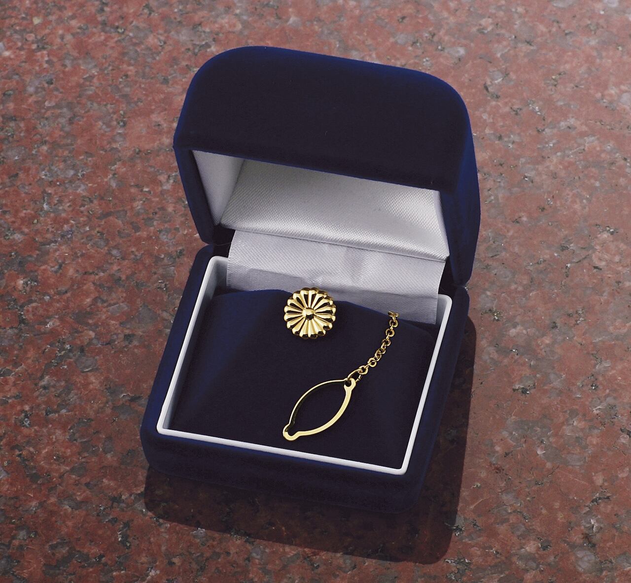 菊花紋タイ止 タイタック式