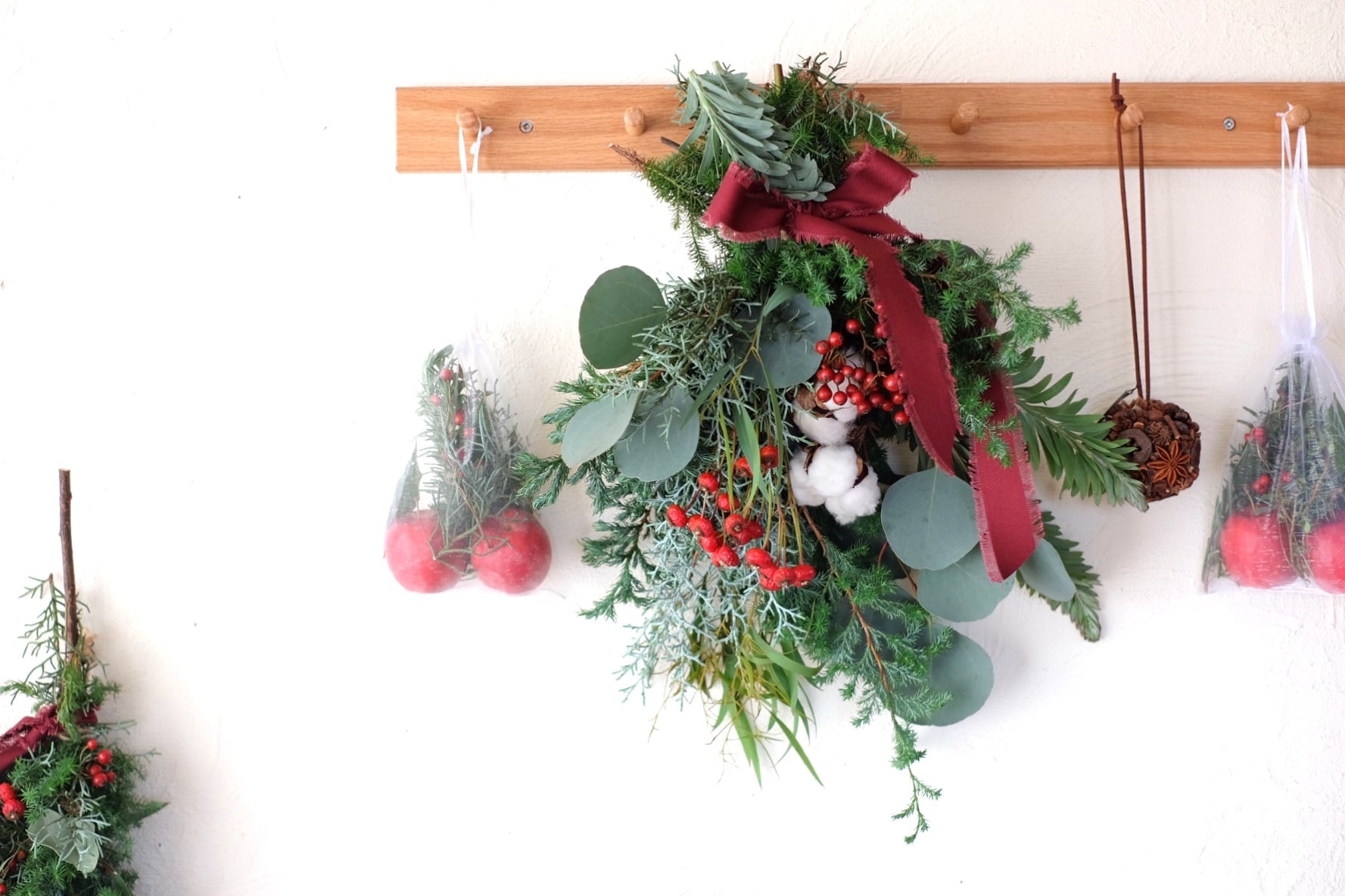 クリスマススワッグ　simple red