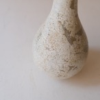 首のほそい一輪挿し