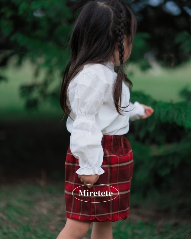 【取寄】使い勝手抜群なクラシカルなハイネックフリルブラウス