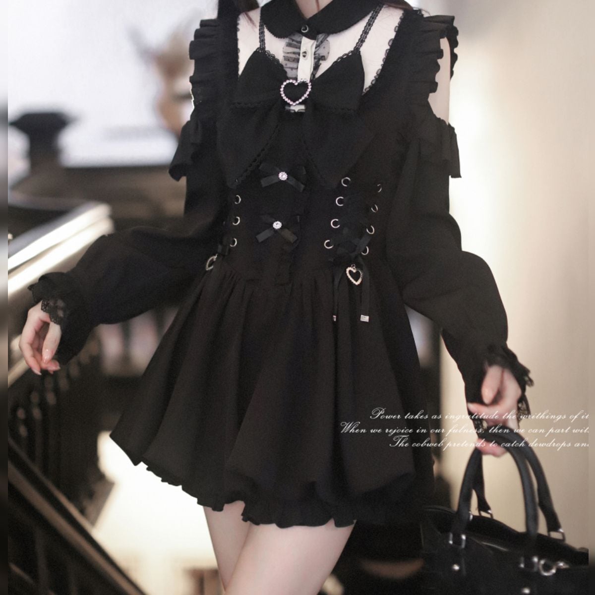 Yue ブラック レース ジップアップ　現販売品 地雷系ブラックレースアップワンピース | Maiden's Rêve