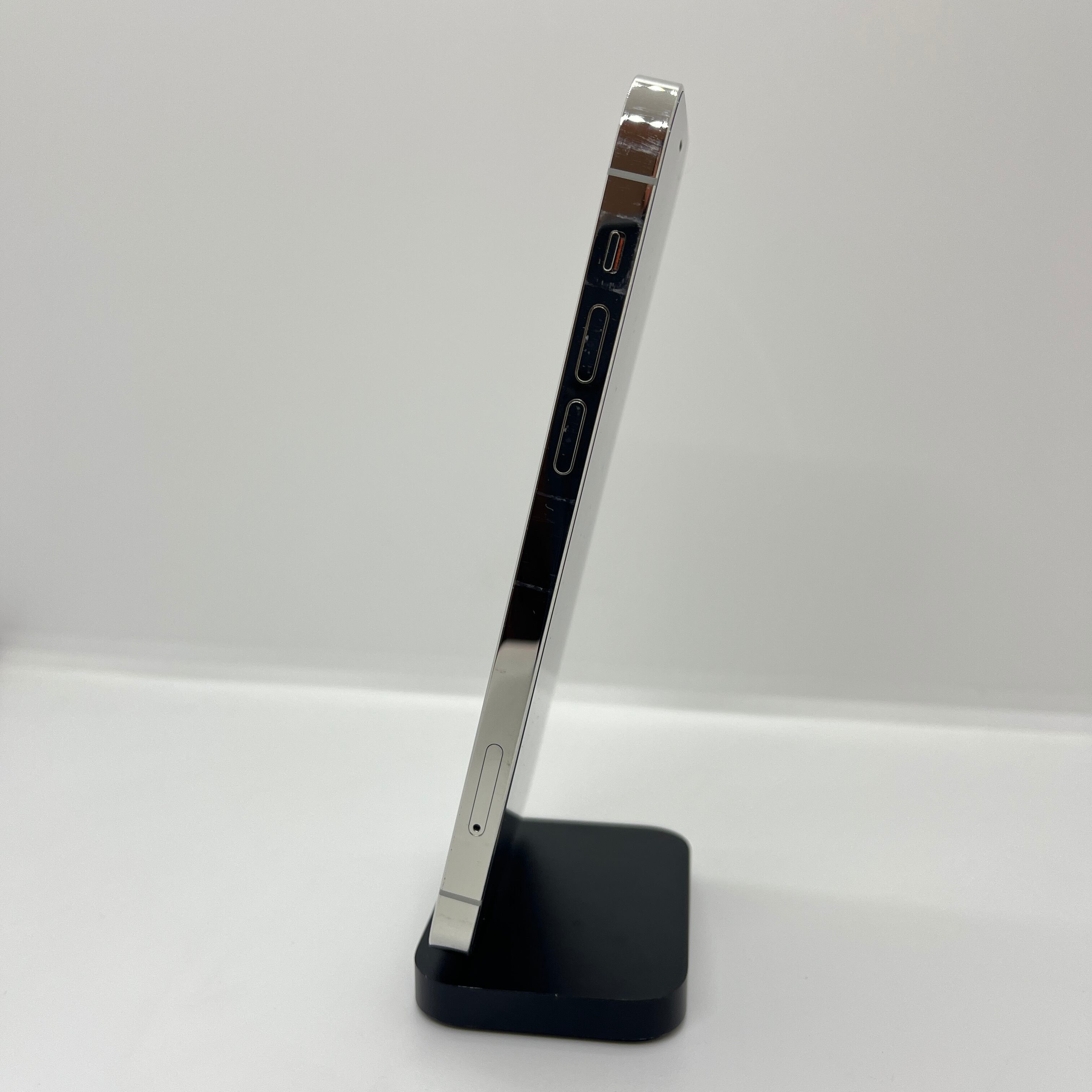 バッテリー最大容量100％】iPhone12Pro 256GB シルバー【SIM