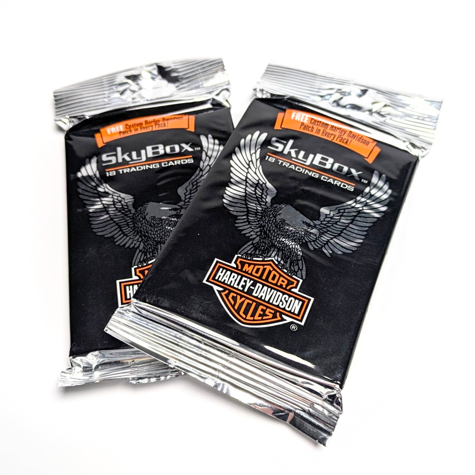 ☆送料無料！☆ VINTAGE 1994【 Harley-Davidson ( ハーレーダビッドソン ) 】トレーディングカード / トレカ 単品 （1個= 18CARDS＋1PATCH入）〚アメリカン雑貨 アメトイ〛