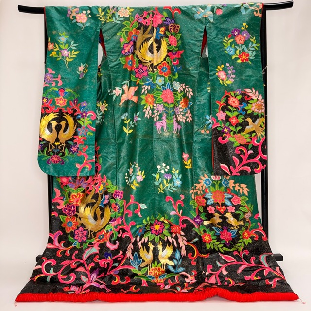 色打掛 正絹 鶴 刺繍 緑 黄緑 打掛 花嫁衣裳 ポリエステル リサイクル 中古 ブライダル ウエディング 着物 6111