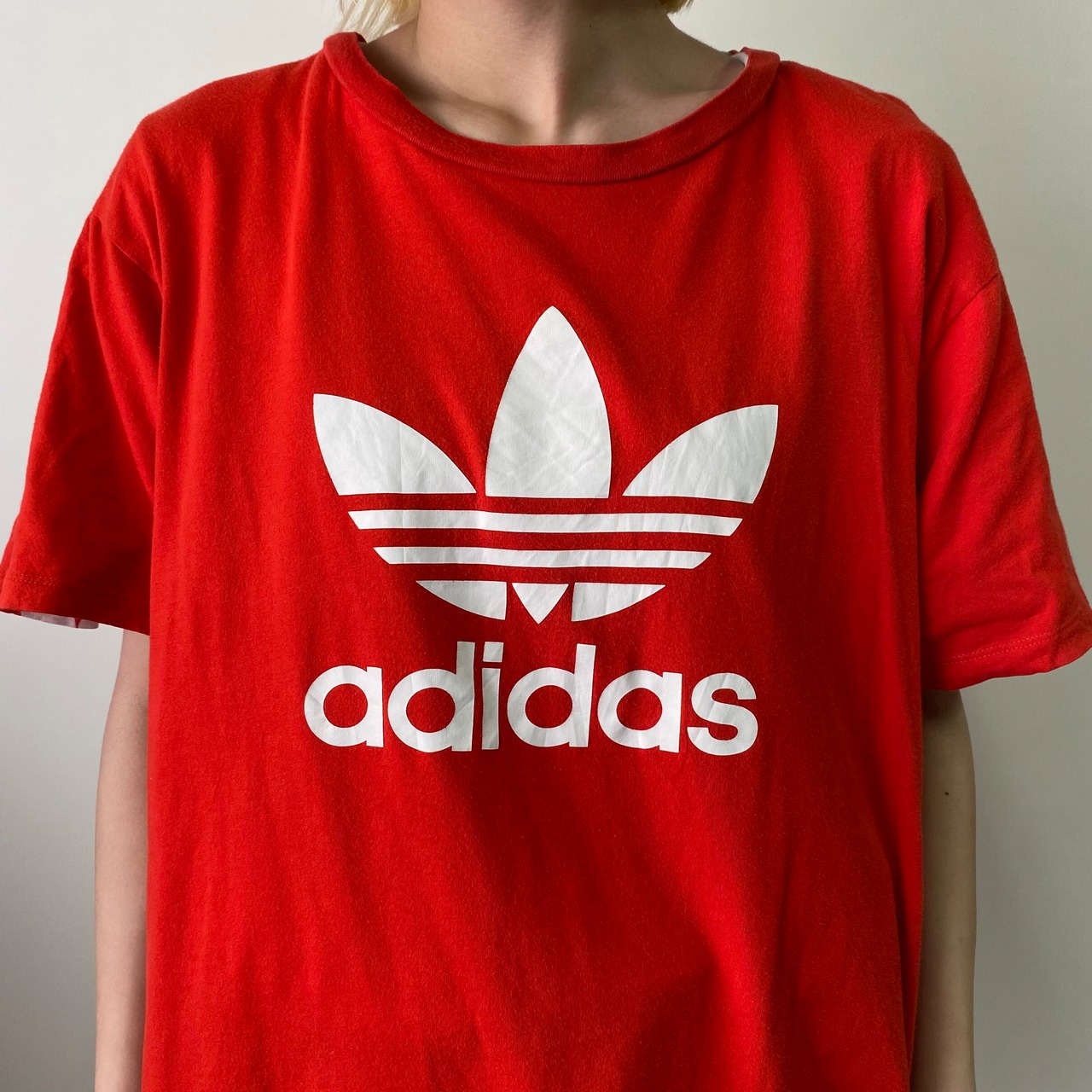 adidas アディダス トレフォイル ビッグロゴ 両面プリント Tシャツ 