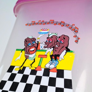 ☆ VINTAGE JUNK 1980年後半〜1990年前半 ☆【 California Raisins（カリフォルニアレーズン）】 プラスチックコンテナ 〚アメリカン雑貨 アメトイ〛