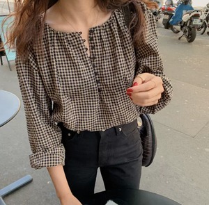 トップス カットソー ブラウス レギュラー丈 長袖 スクエアネック 可愛い カジュアル レトロ こなれ感 ラブリー キュート ルーズ 個性的 とろみ感 ウェスタン 柄 格子縞 春 秋 誕生日 10代 20代 30代 女性用 ママ OL 学生 通学 デート お出かけ 公園デビュー 女子会 お泊まり 休日 アウトドア イベント リゾート 旅行 高原 ホテル ガーデン レストラン ショッピング オールマッチ ファッション コーデ 楽ちん モテ ギフト トレンド インスタ映え フランス S M L カーキ