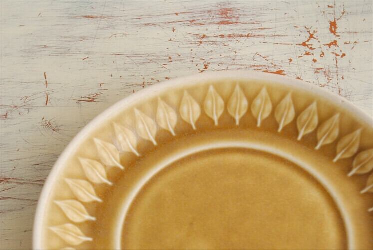 デンマーク製 クイストゴー レリーフ カップ&ソーサー B&G J.H.