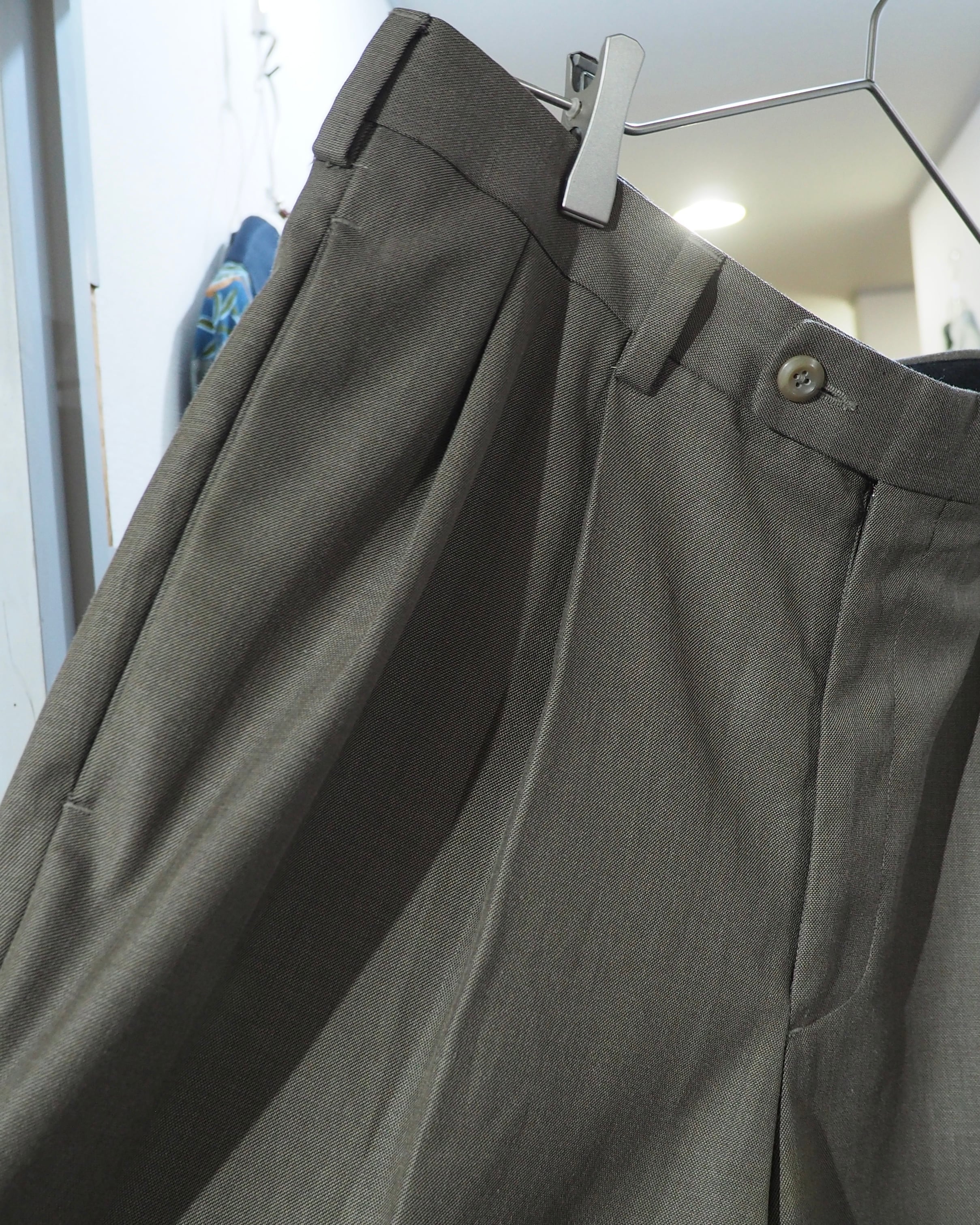 ” Perry Ellis ” Two tuck Wide slacks Shorts