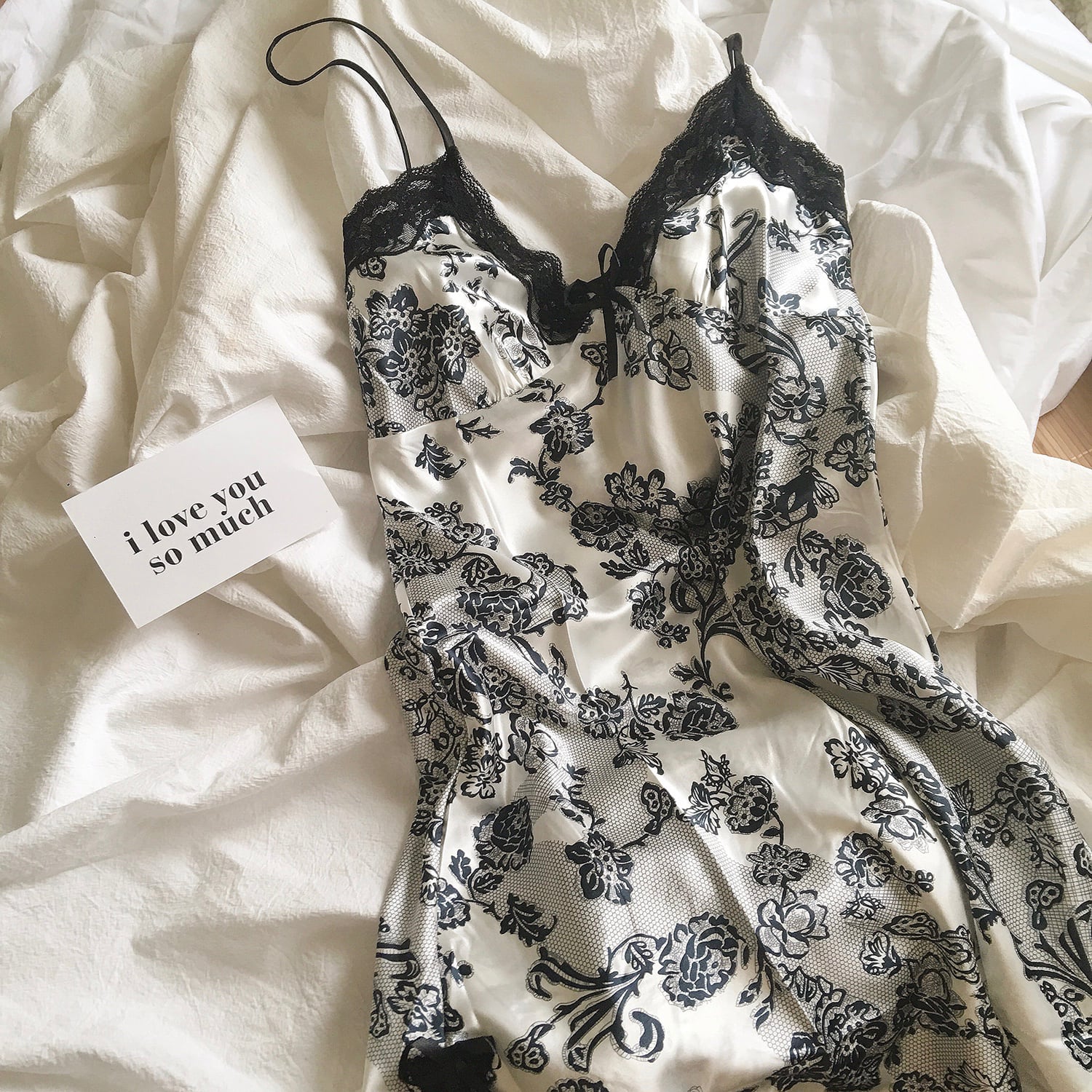 再入荷 全4色レースキャミソールルームウェア Rose Aura