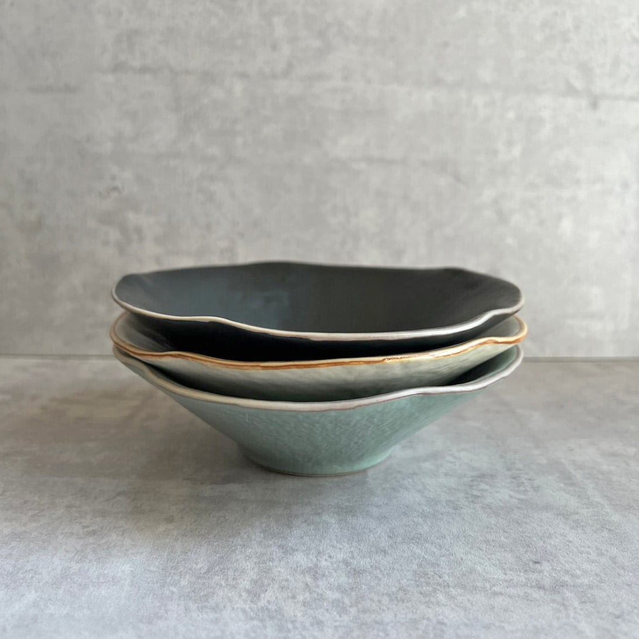 A2242 Craft 平鉢 (黒） | KANESAN1893