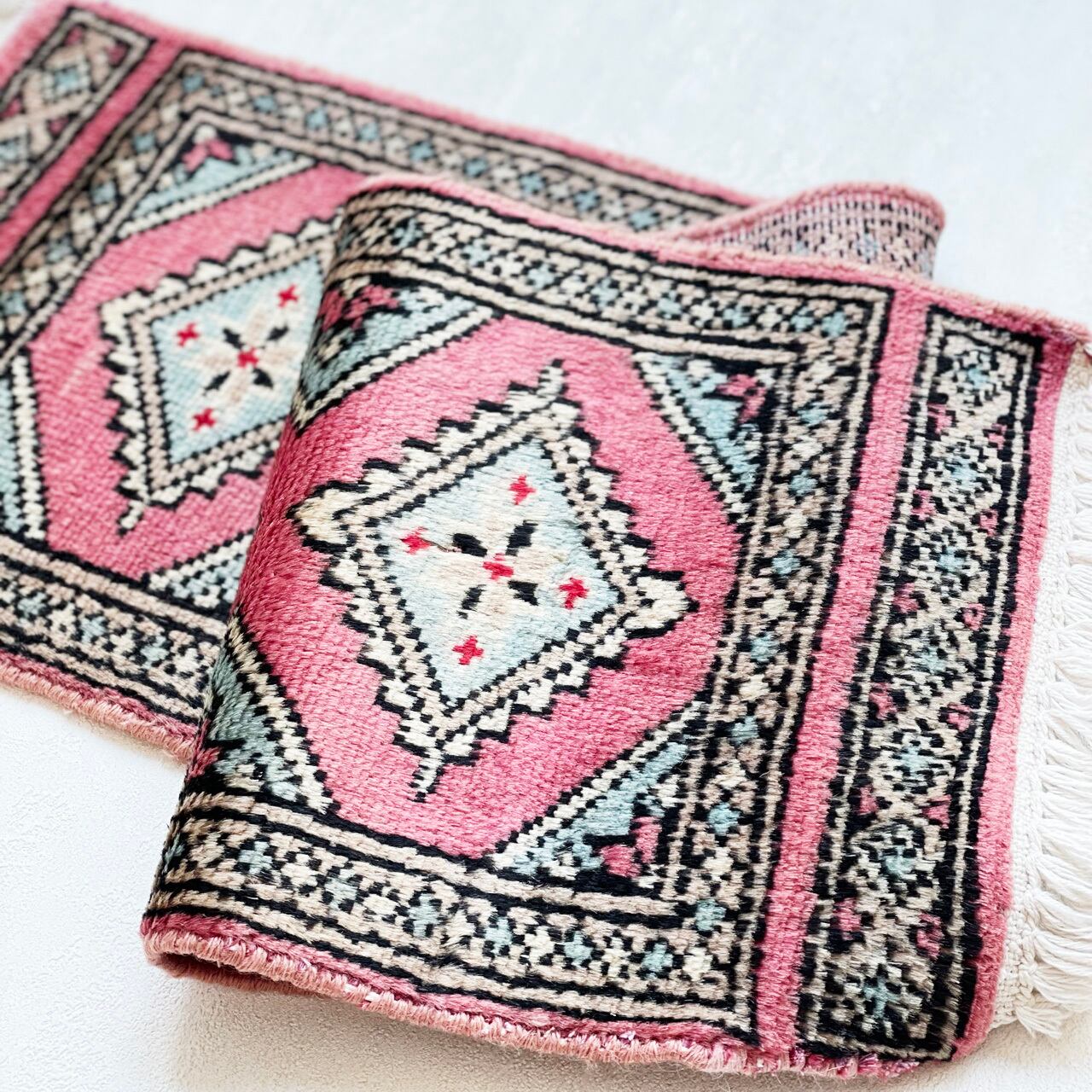 ヴィンテージラグ｜ランナー vintage rug runner * レトロピンク retro pink [rra002] ラグの間 ｜ ヴィンテージラグ・ヴィンテージミニラグ専門店
