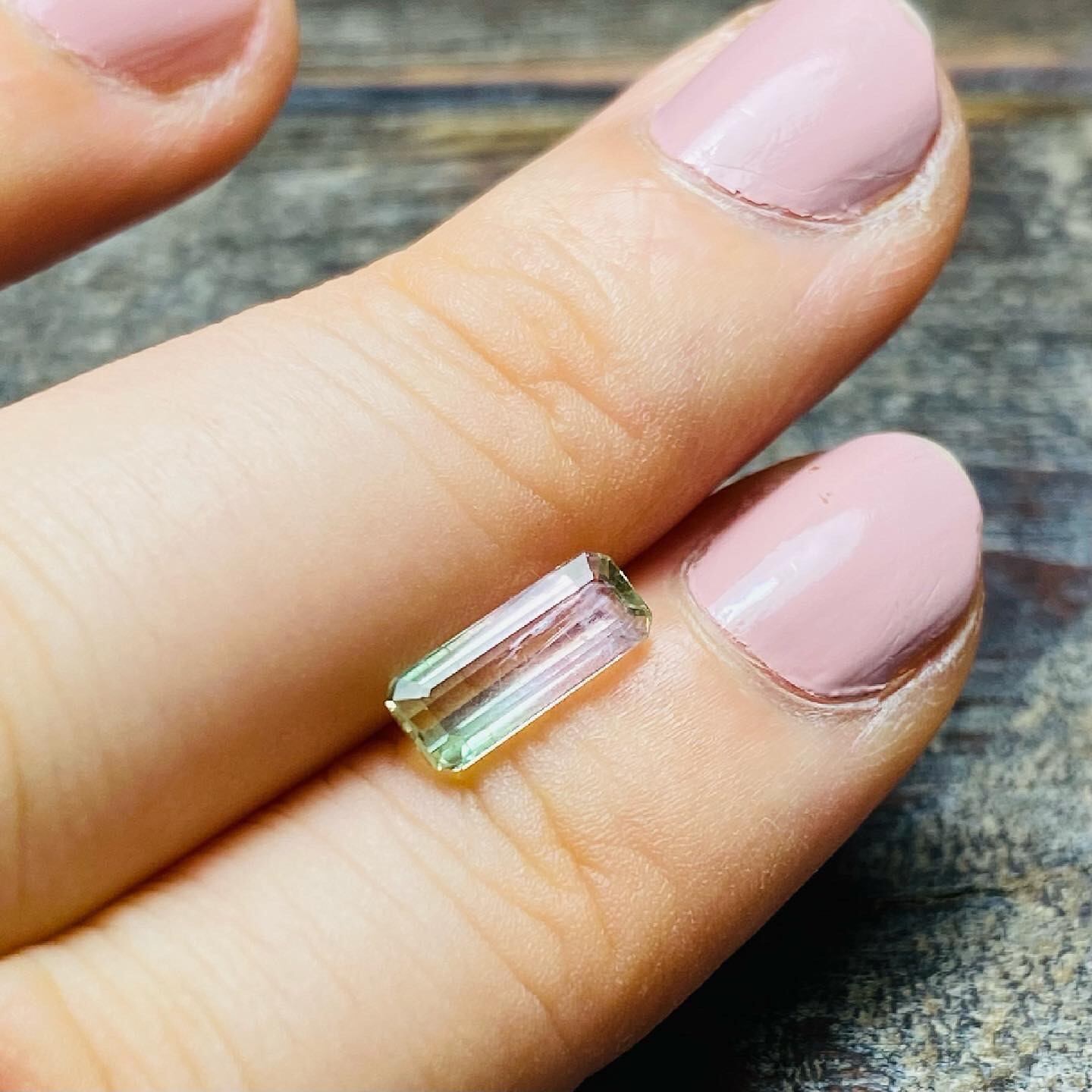 プチプラ、でもかわいい色なの♡バイカラートルマリン