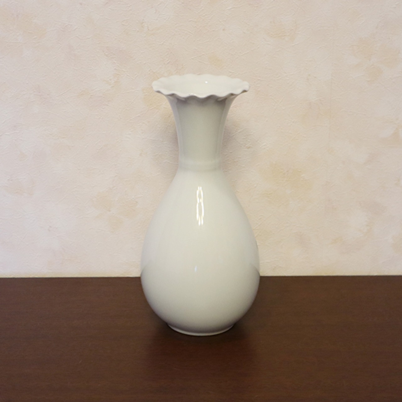 【アウトレット】有田焼　枝菊ラッパ花瓶　18-090