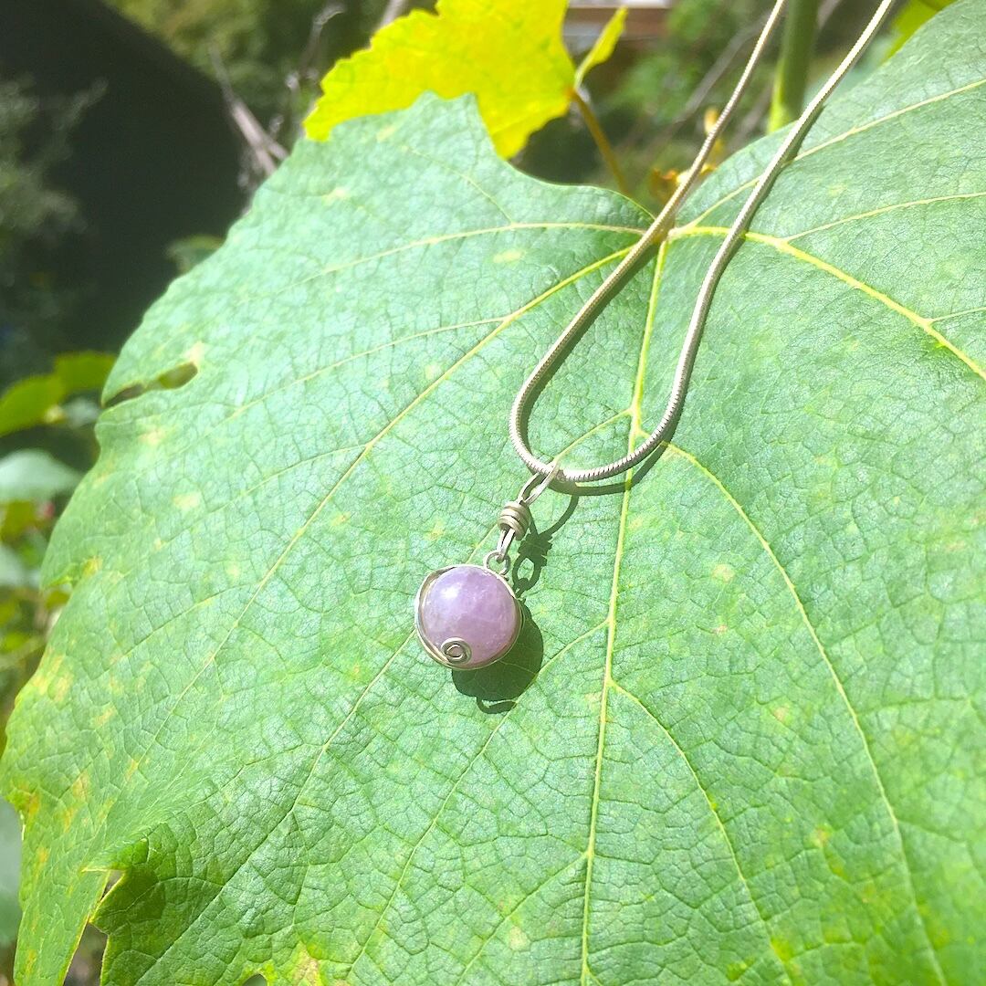 【一点物】✦⋆.· パープルヘイズ ✦ 小さな惑星のアメジストころころボールネックレス ·.⋆✦